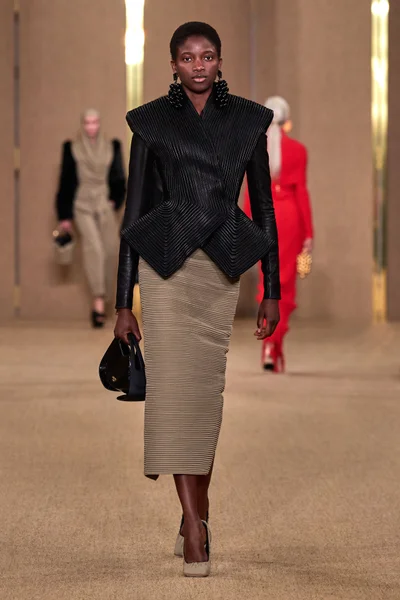 Look 24